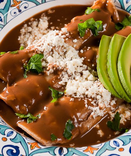 Enfrijoladas con guajillo