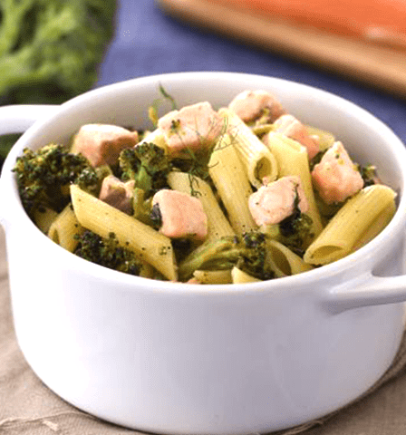 "Pasta de brócoli y salmón "