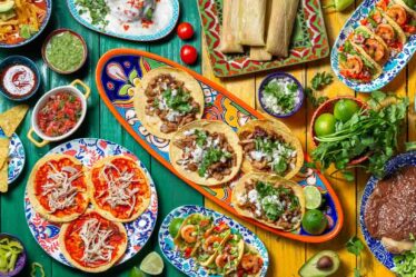 Platos con ingredientes de la cocina mexicana