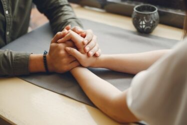 Cuidar a tu pareja en momentos difíciles