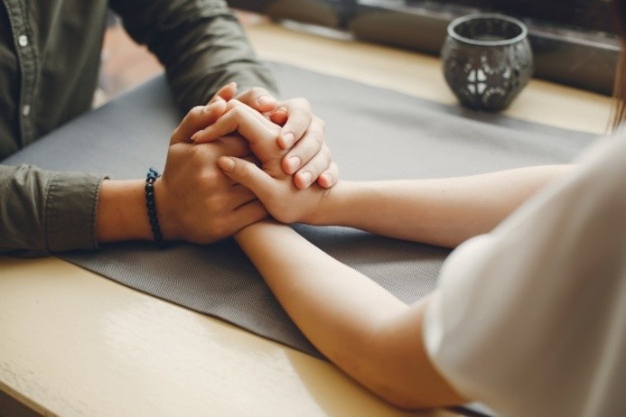 Cuidar a tu pareja en momentos difíciles