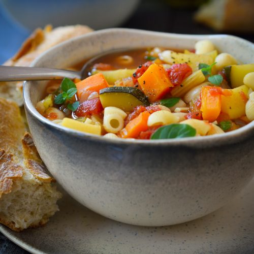 Sopa minestrone vegana